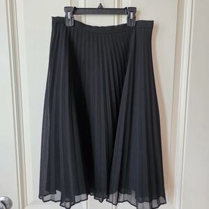 Chic Black A-Line Pleated Skirt